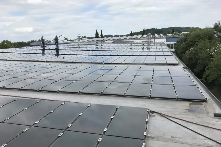 Photovoltaik-Anlage nach fachgerechter Reinigung