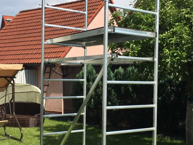 Fahrbares Schnellbaugerüst von Solarreinigung Bayreuth